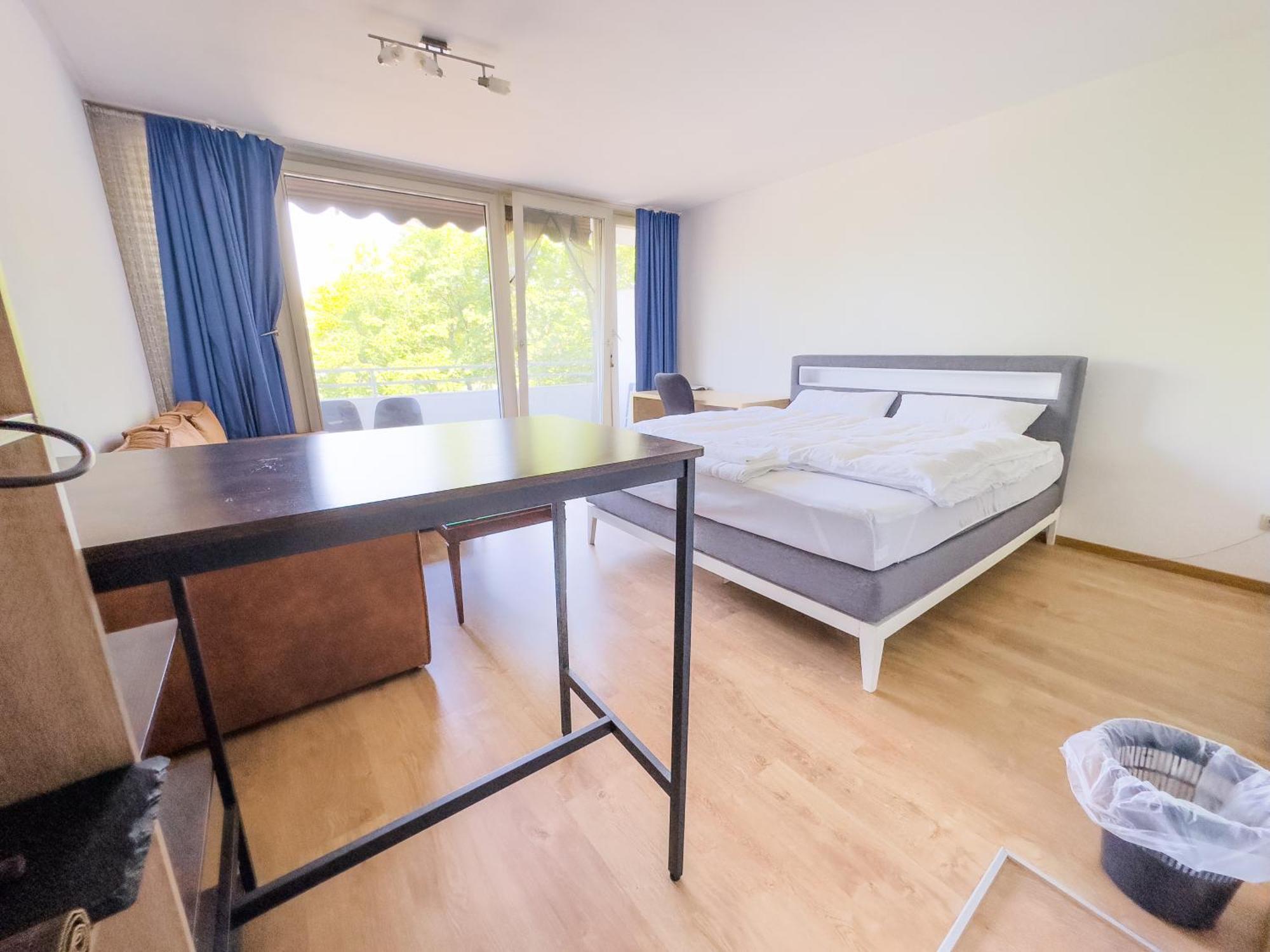 Ruhiges Apartment, Balkon, U-bahn * Munich
