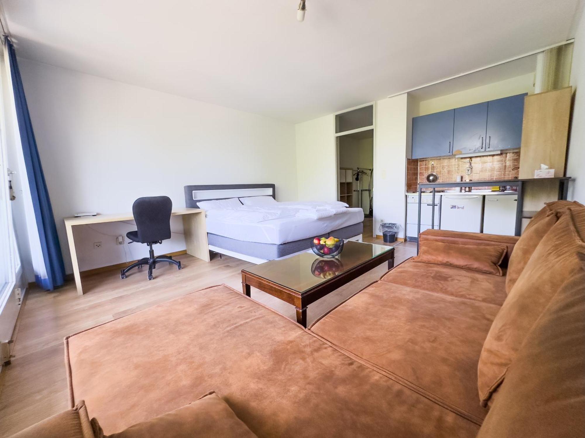 Ruhiges Apartment, Balkon, U-bahn *